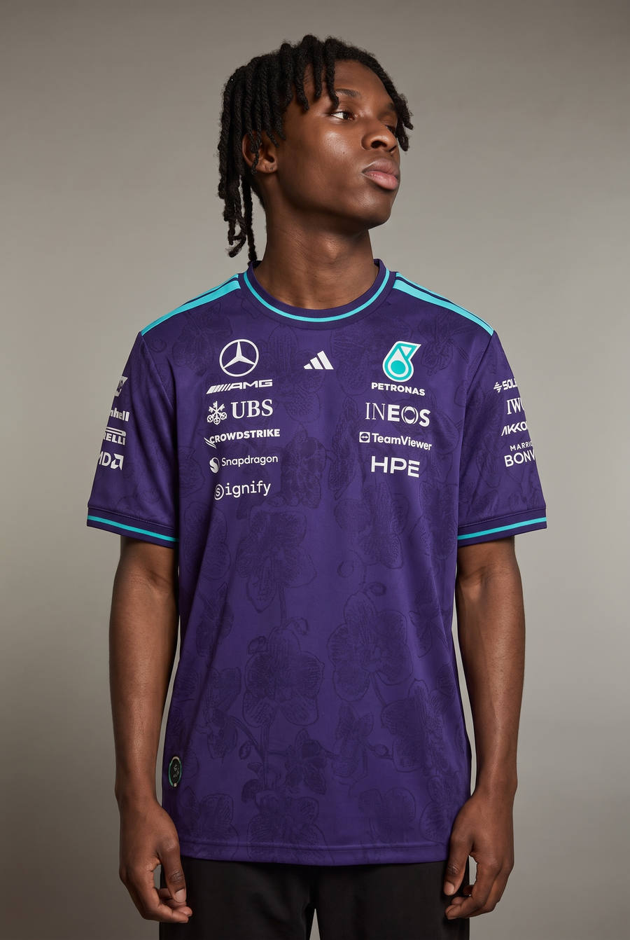 Mercedes - AMG Petronas Formula 1 Team Vanda Bloom Driver Oversized T-Shirt