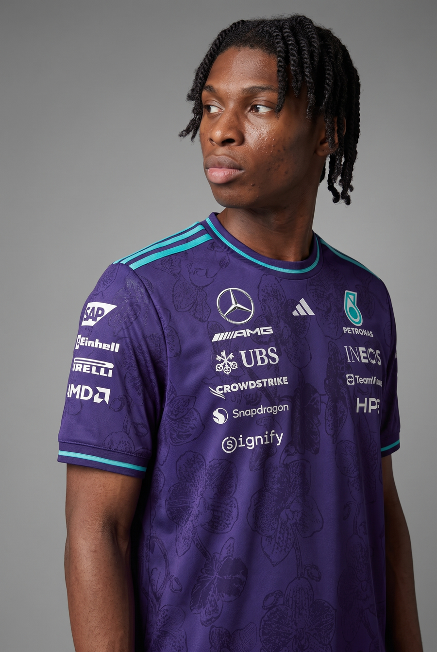 Mercedes - AMG Petronas Formula 1 Team Vanda Bloom Driver Oversized T-Shirt