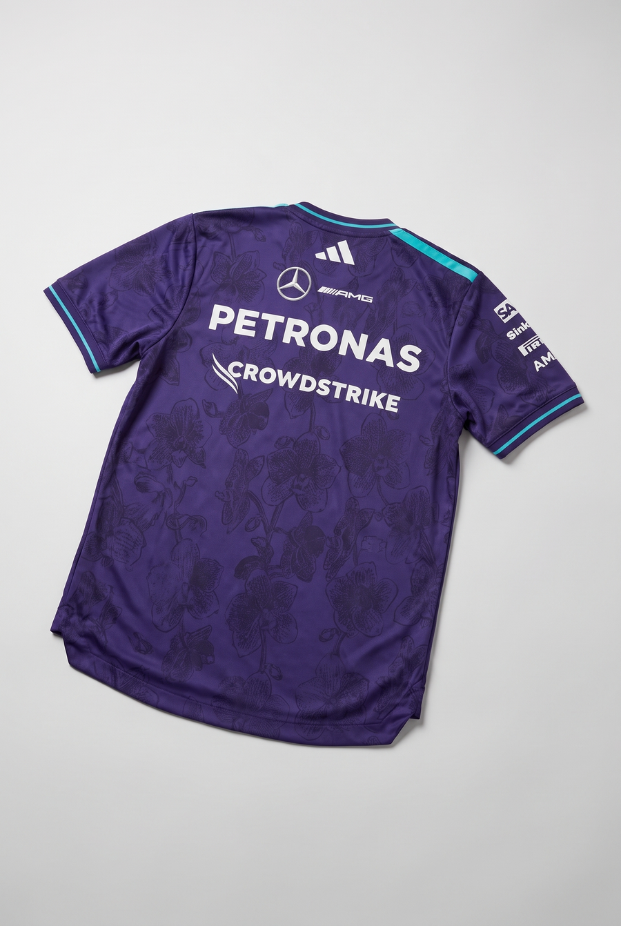Mercedes - AMG Petronas Formula 1 Team Vanda Bloom Driver Oversized T-Shirt
